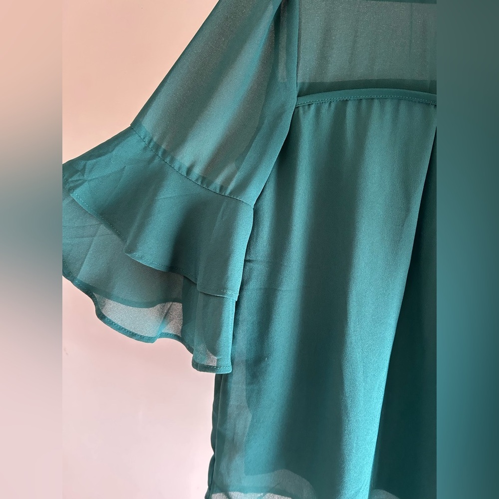 Monteau Los Angeles Emerald Green Blouse | Women S | Ruffle Sleeve Flowy Top - Picture 2 of 9